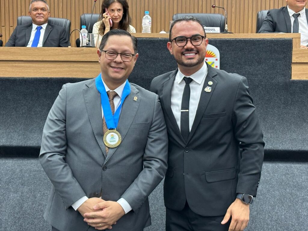 Vereador Rafael Churuman entrega Comenda de Honra ao Mérito Angatu ao Sr David Aparecido Corrêa
