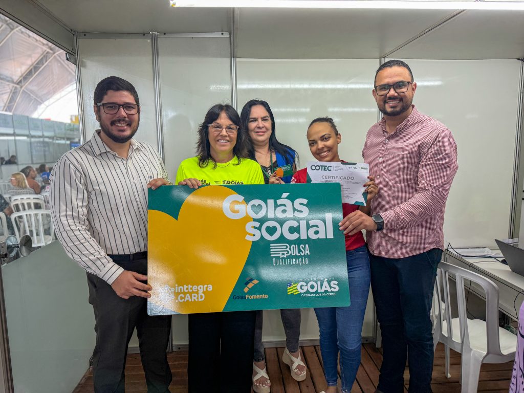 Vereador Rafael Churuman participa da entrega do Cartão Bolsa Qualificação em Porangatu