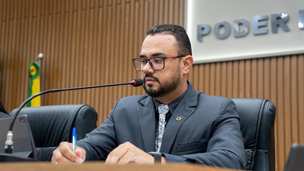 Vereador Rafael Churuman propõe projeto de lei que garante vaga de estacionamento rápido em frente a farmácias de Porangatu