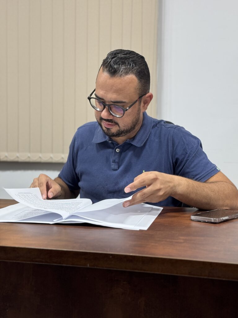 Vereador Rafael Churuman solicita fiscalização e retirada de cabos e fios aéreos inutilizados em Porangatu